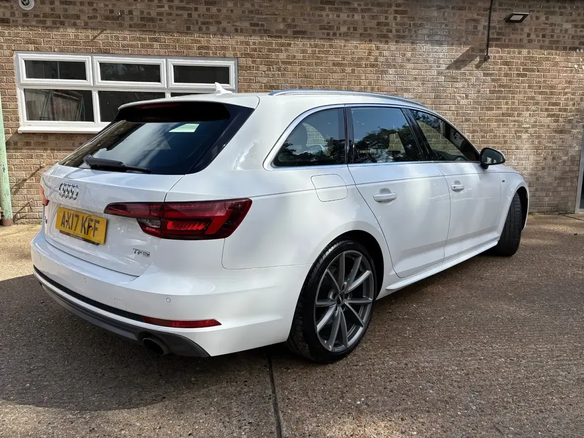 Used Audi A4 S-Line 150 HP (110 kW) 2017 White Estate