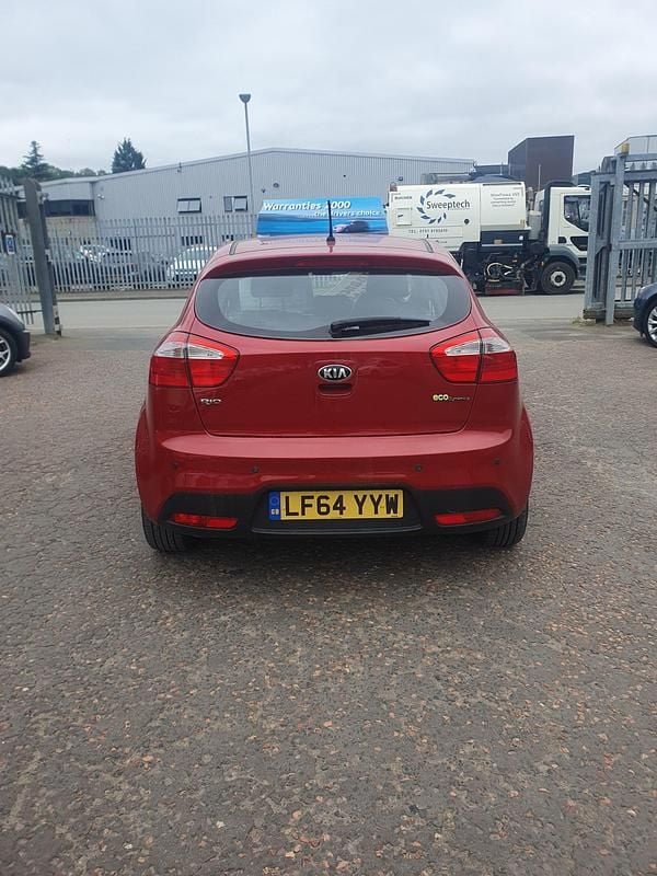 Used Kia Rio 75 HP (55 kW) 2014 Red Hatchback