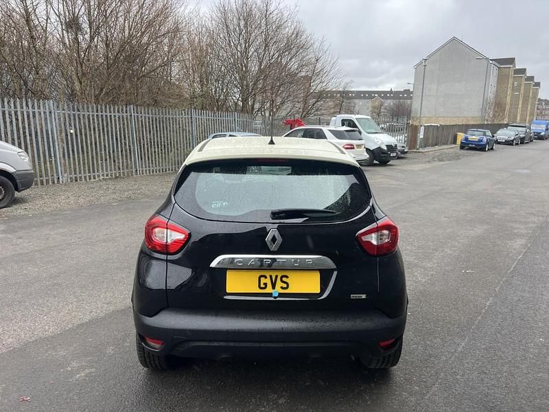 Usado Renault Captur Dynamique 90 HP (66 kW) 2017 Preto SUV