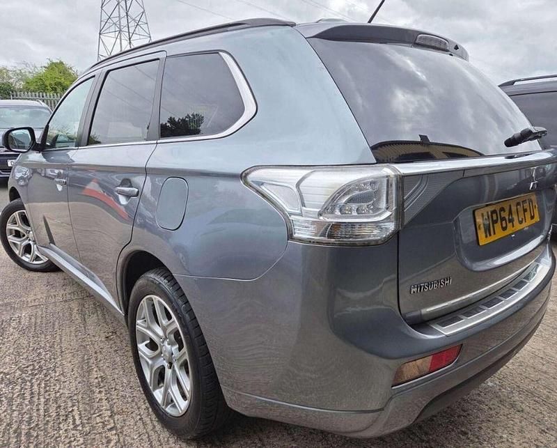 Used Mitsubishi Outlander P-HEV 2014 Grey SUV