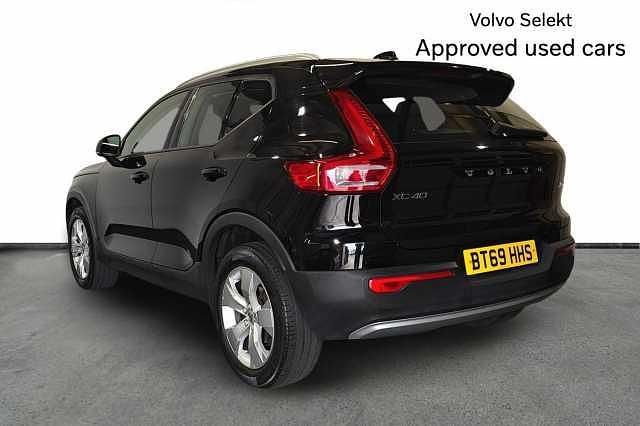 Used Volvo XC40 Momentum 150 HP (110 kW) 2019 Black SUV