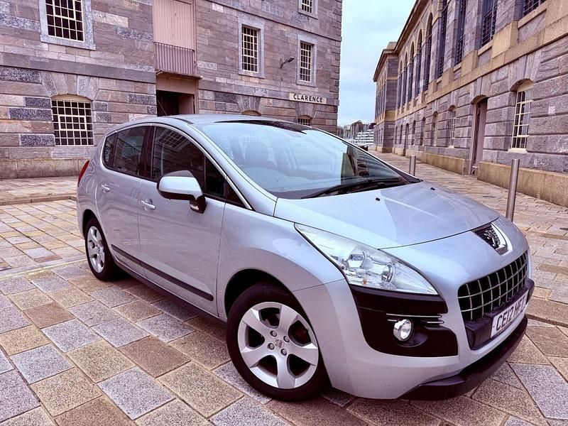 Silver Used 2012 Peugeot 3008 Sport Hatchback | £1,995 (Fair price) - Image 1/4