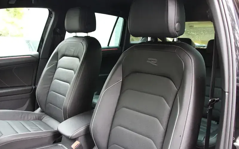 Used VW Tiguan R-line 150 HP (110 kW) 2023 Black SUV