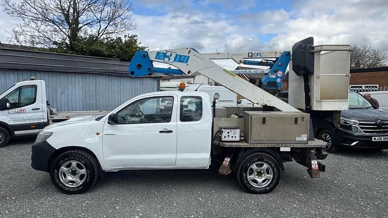 Usado Toyota HiLux 144 HP (105 kW) 2013 Branco Pickup