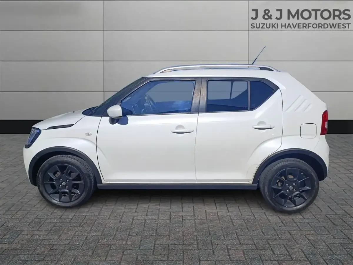 Used Suzuki Ignis SZ-T 90 HP (66 kW) 2017 White SUV