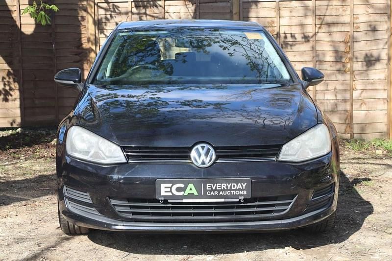 Used VW Golf VII SE 105 HP (77 kW) 2014 Black Hatchback