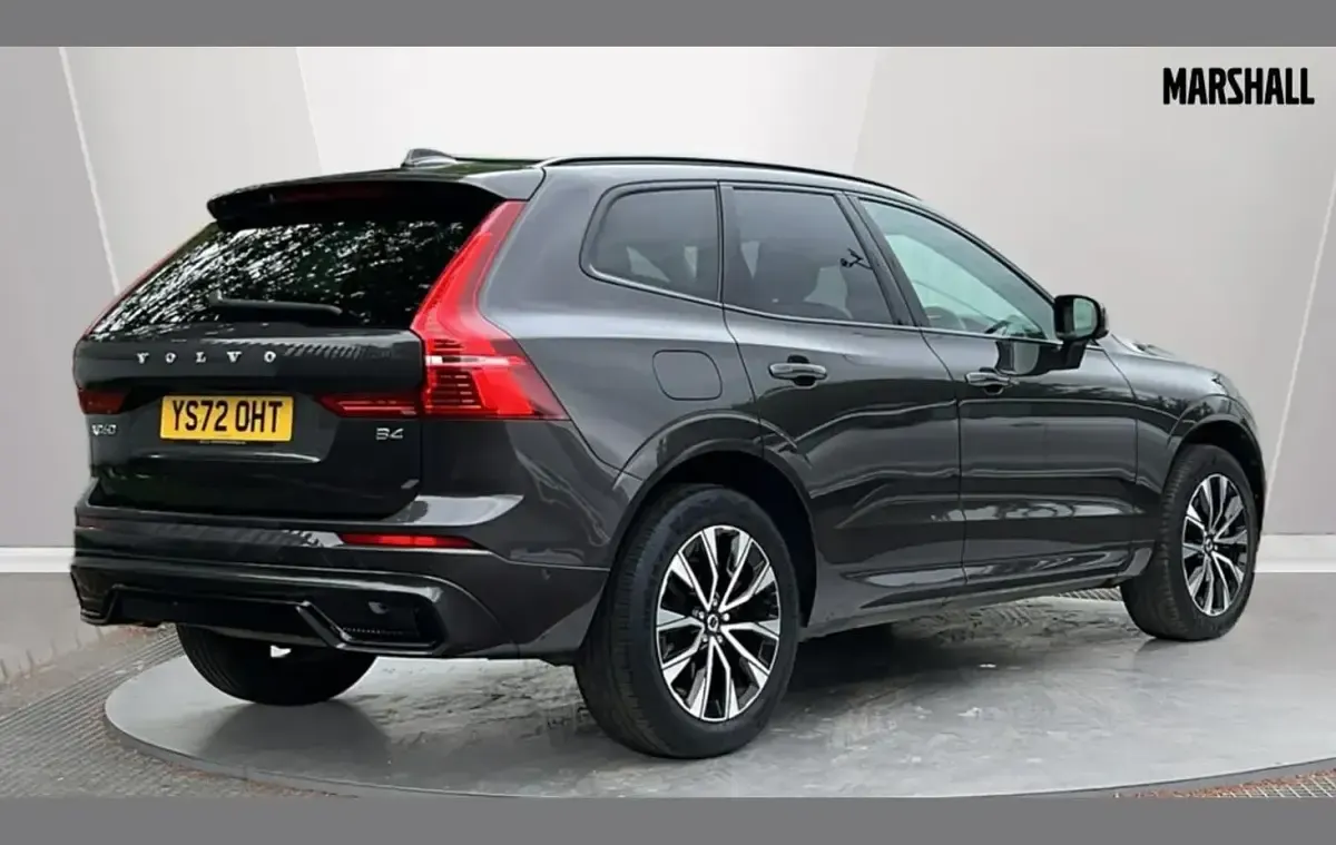 Used Volvo XC60 Plus 197 HP (144 kW) 2023 Metallic  platinum grey SUV
