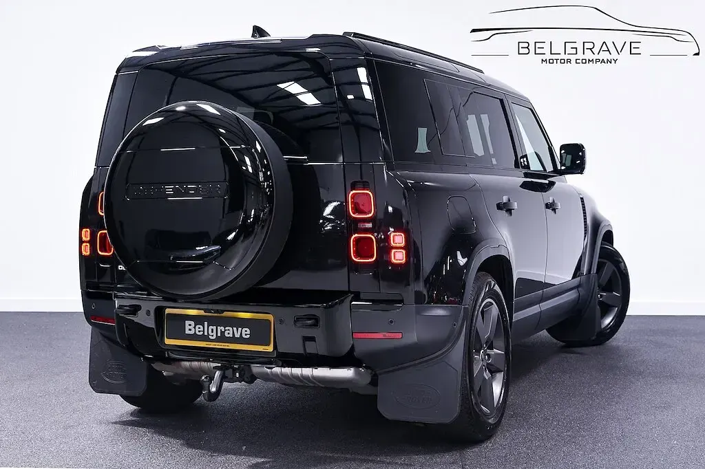 Used Land Rover Defender S 250 HP (183 kW) 2025 Black SUV
