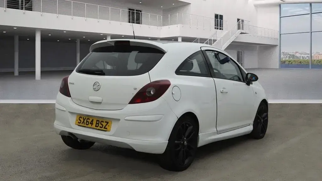 Used Vauxhall Corsa Edition 84 HP (61 kW) 2014 White Hatchback