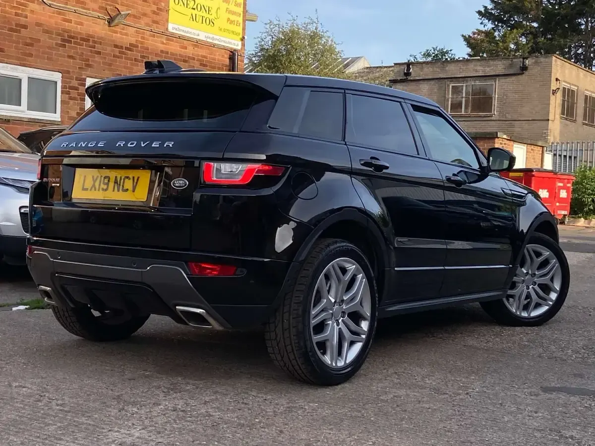 Used Land Rover Range Rover evoque HSE Dynamic 180 HP (132 kW) 2019 Black SUV