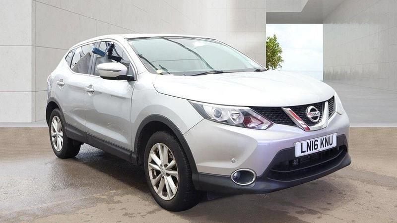 Used Nissan Qashqai Acenta 115 HP (84 kW) 2016 Silver SUV
