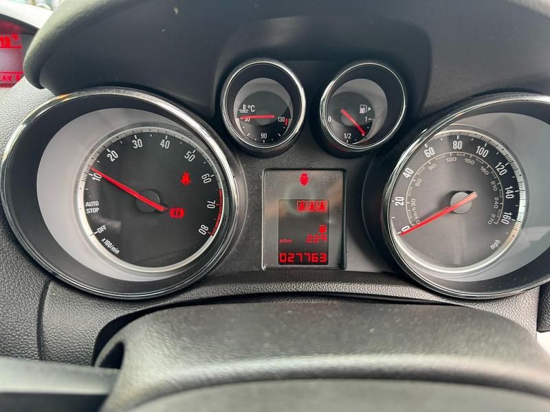 Second-hand Vauxhall Mokka 140 CP (102 kW) 2015 Argintiu SUV