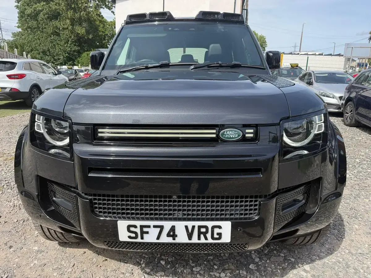 Used Land Rover Defender SE Dynamic 2024 Grey SUV