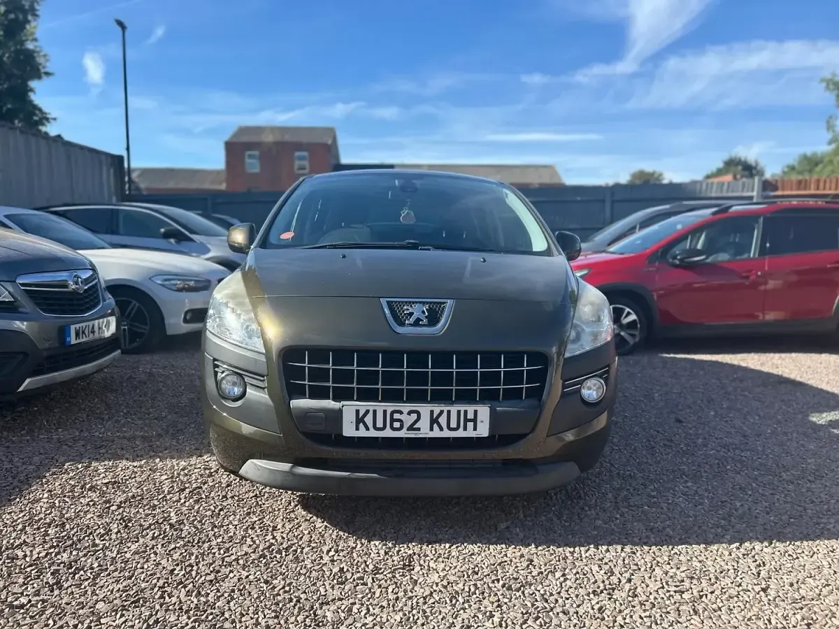 Used Peugeot 3008 Active 112 HP (82 kW) 2012 Brown Estate