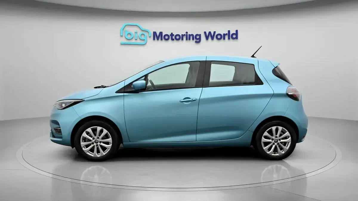 Used Renault Zoe Iconic 78 kW (107 HP) 2021 Hatchback