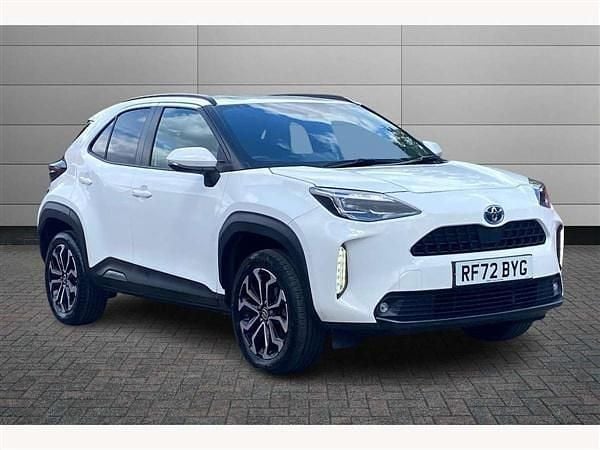 White Used 2023 Toyota Yaris Cross Design SUV | £20,450 (Fair price) - Image 1/3