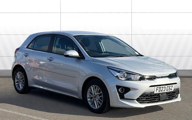 Used Kia Rio 101 HP (74 kW) 2022 Silver Hatchback