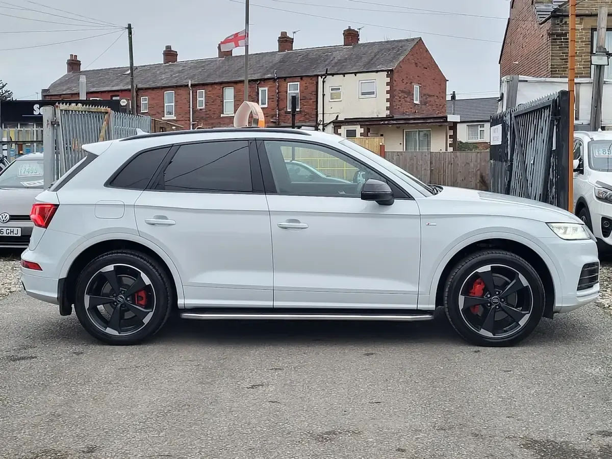 Used Audi Q5 Black Edition 190 HP (139 kW) 2019 White SUV