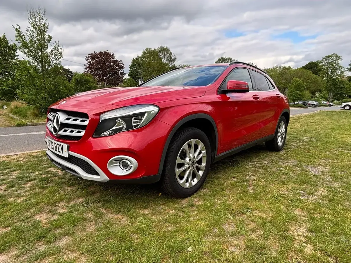Begagnad Mercedes GLA200 SE 156 HK (114 kW) 2018 Röd SUV