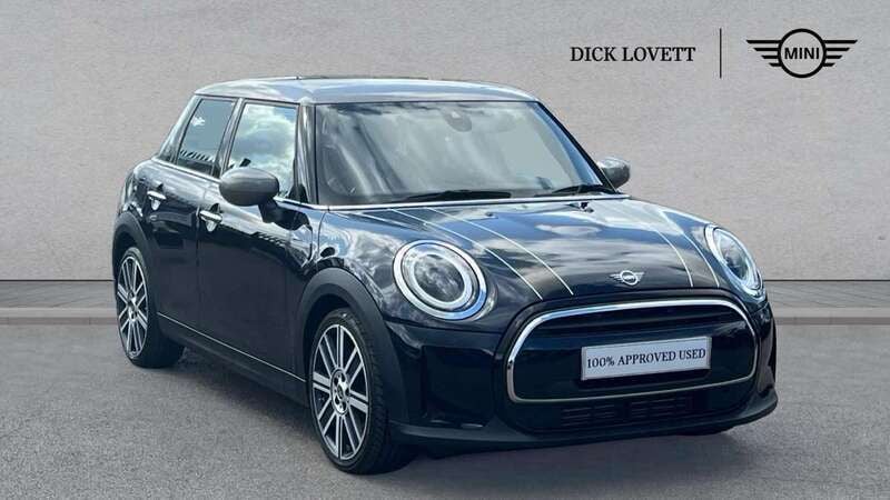 Black Used 2023 Mini Cooper Exclusive Hatchback | £21,995 (Fair price) - Image 1/4