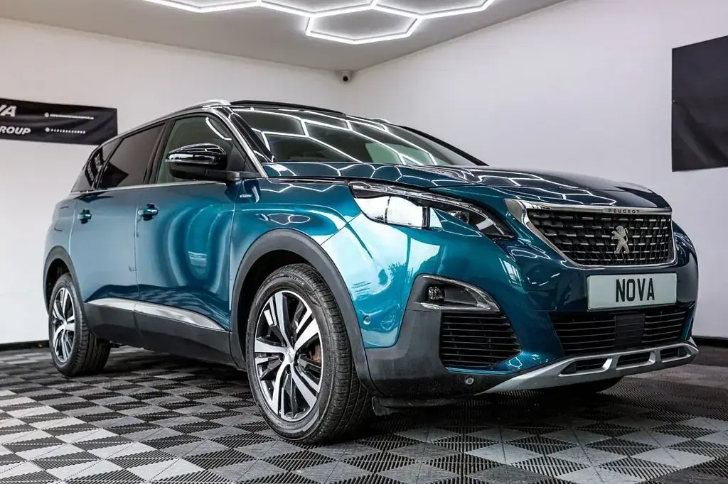 Used Peugeot 5008 GT-line 130 HP (95 kW) 2017 Green Hatchback