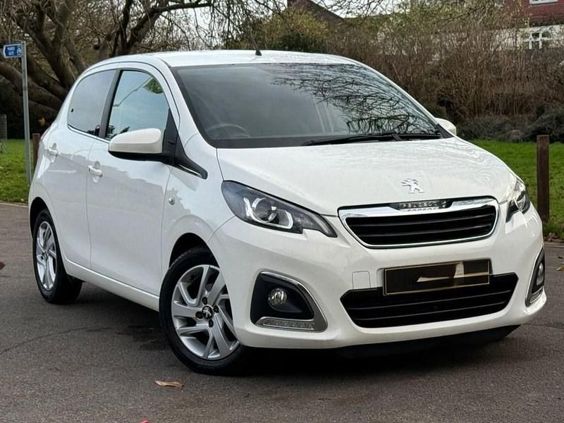 Used Peugeot 108 Allure 82 HP (60 kW) 2014 White Hatchback