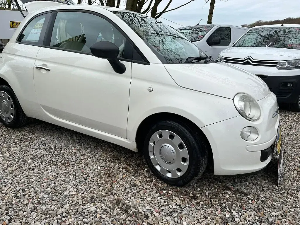 Used Fiat 500 Pop 69 HP (50 kW) 2011 White Hatchback