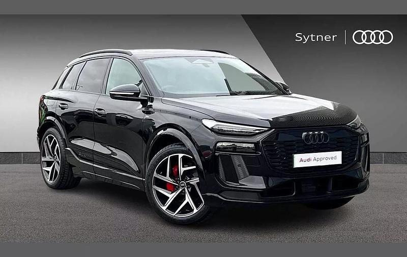 Black Used 2025 Audi Q6 e-tron Advanced SUV | £63,000 (Fair price) - Image 1/4