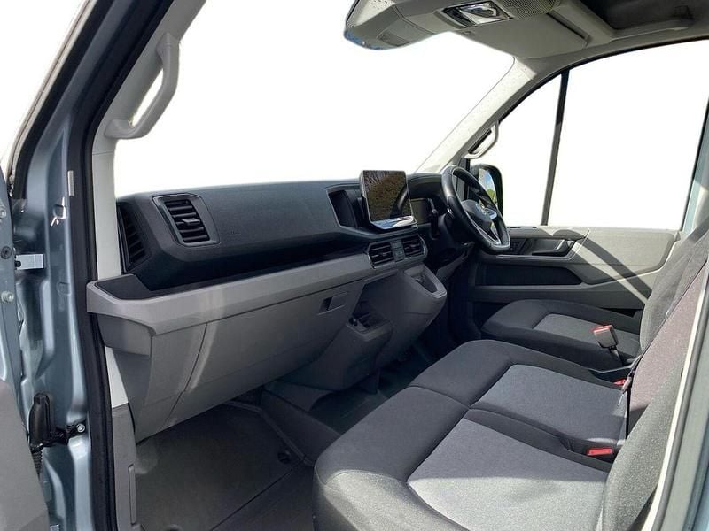 Usado VW Crafter 140 HP (102 kW) 2025 Prateado Van