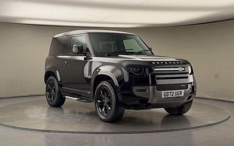 Used 2025 Land Rover Defender HSE Dynamic Estate | £53,250 - Image 1/4