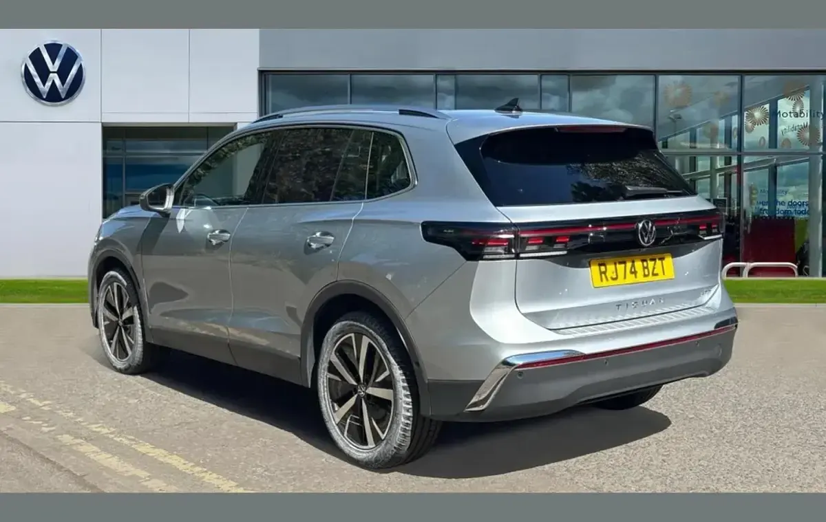 Used VW Tiguan Elegance 147 HP (108 kW) 2024 Silver SUV