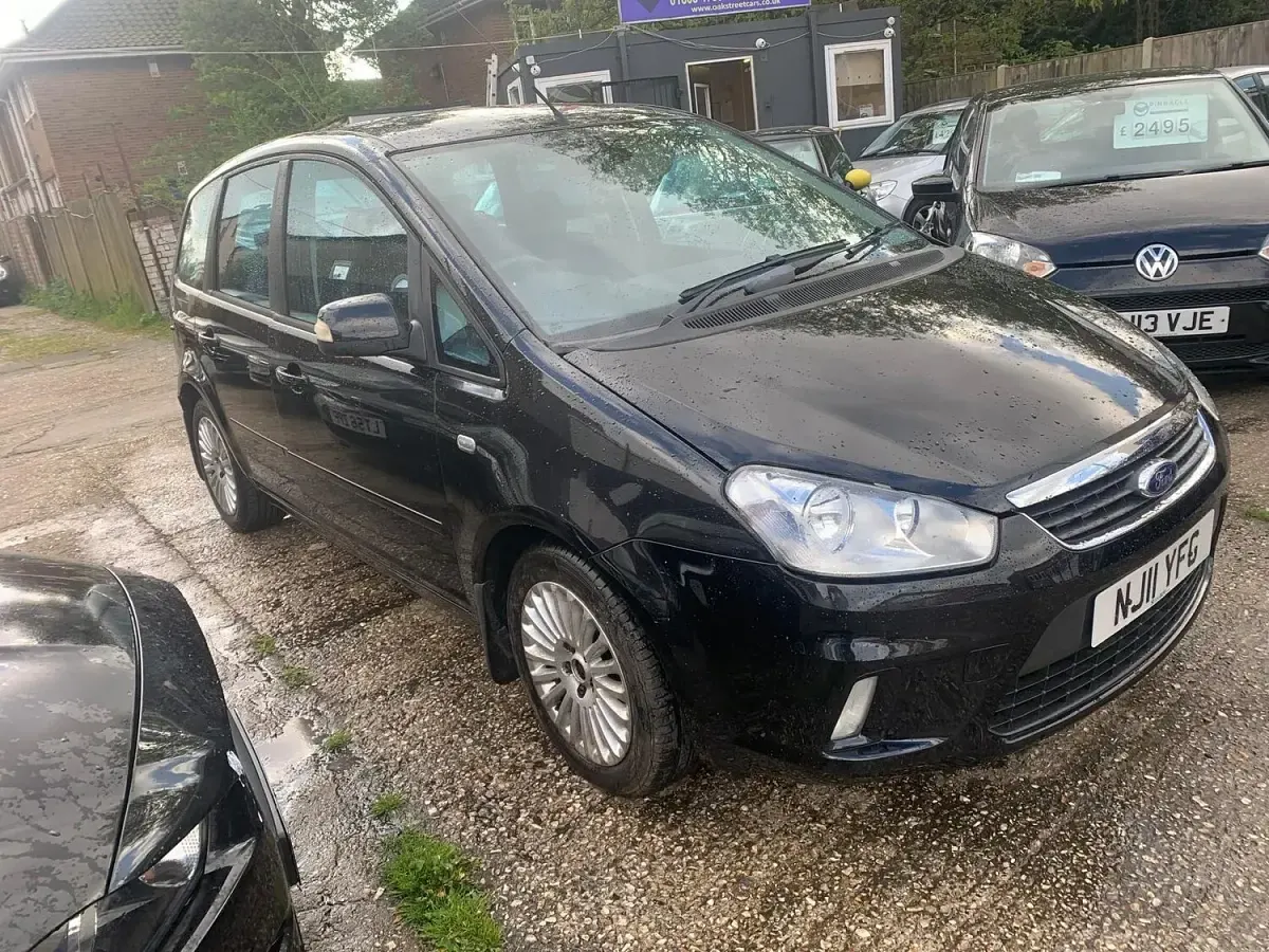 Käytetty Ford C-MAX Titanium 2011 Musta Tila-auto