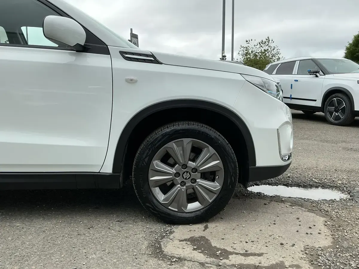 Used Suzuki Vitara SZ-T 129 HP (94 kW) 2023 White SUV
