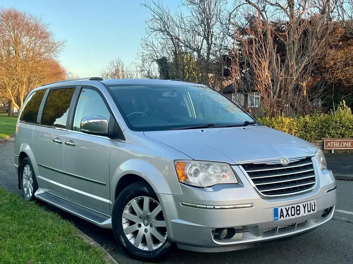 Used Chrysler Grand Voyager Limited 2008 Silver MPV