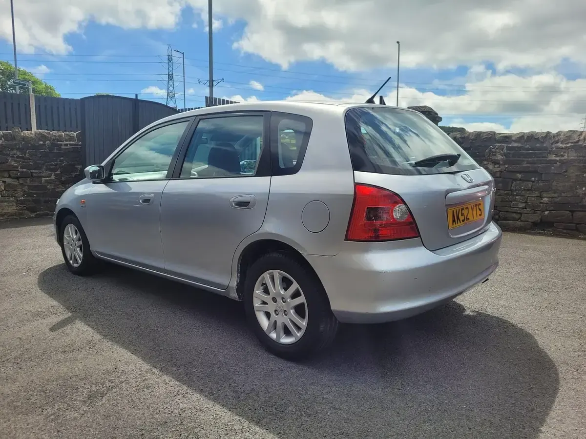 Used Honda Civic Executive 108 HP (79 kW) 2002 Silver Hatchback