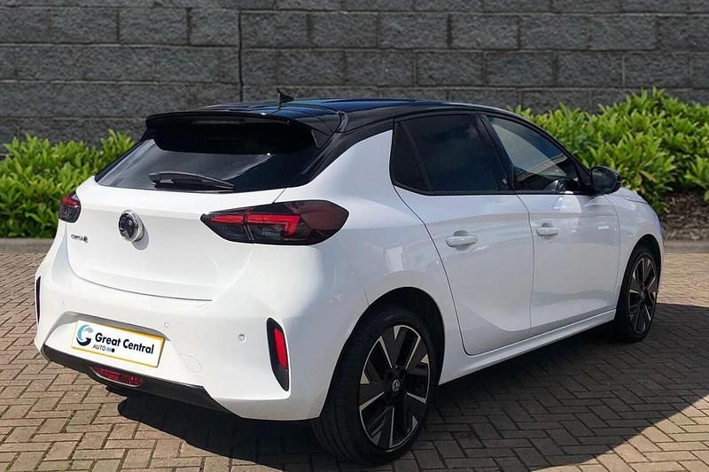 Used Vauxhall Corsa-e SRi 98 kW (134 HP) 2021 White Hatchback