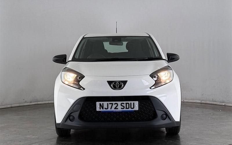 Used Toyota Aygo X PURE 72 HP (52 kW) 2025 SUV