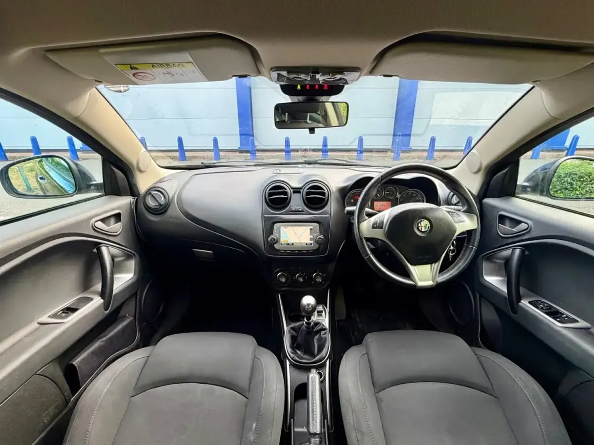 Begagnad Alfa Romeo MiTo Progression 105 HK (77 kW) 2015 Svart Halvkombi