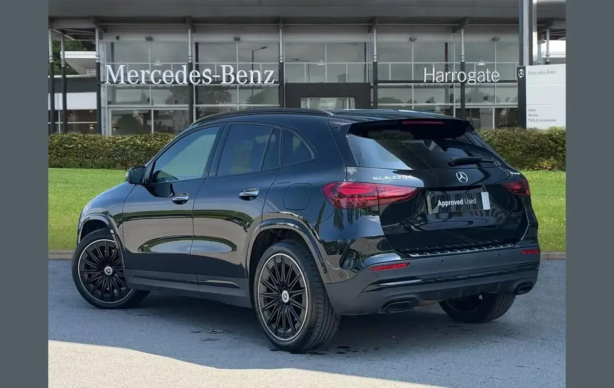 Used Mercedes GLA220 AMG Line Premium Plus 187 HP (137 kW) 2025 Black SUV