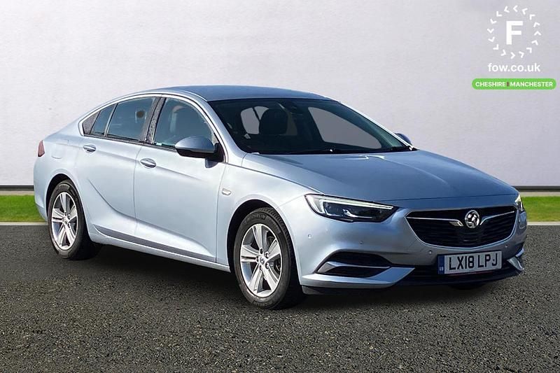 Second-hand Vauxhall Insignia Sport 165 CP (121 kW) 2018 Argintiu Hatchback