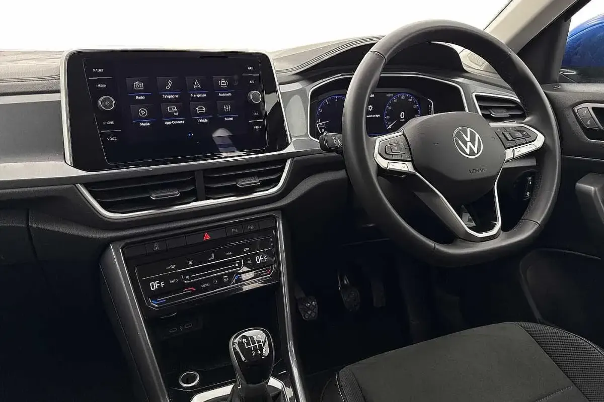 Used VW T-Roc Style 150 HP (110 kW) 2025 Blue SUV