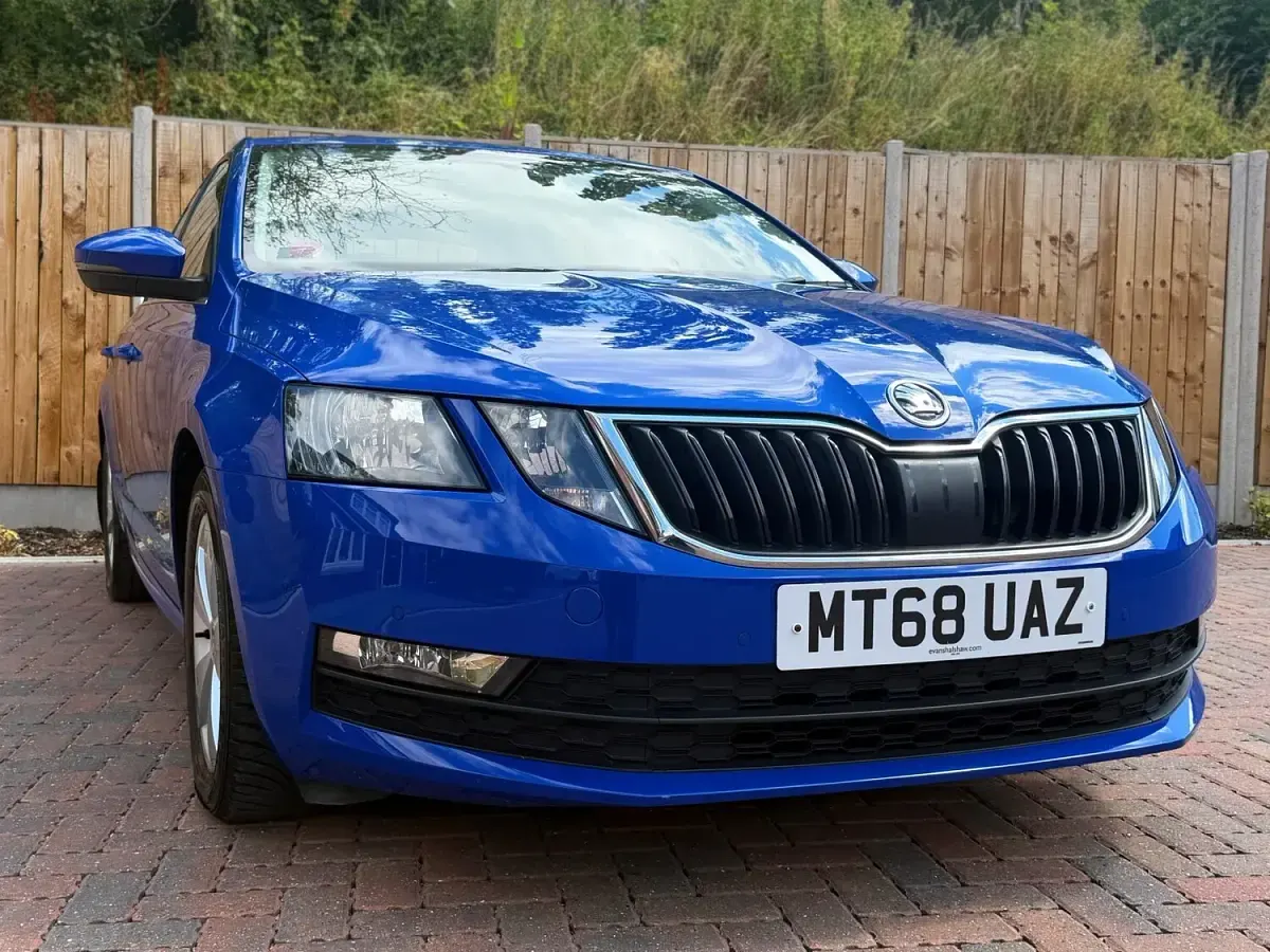 Used Skoda Octavia SE Technology 116 HP (85 kW) 2018 Blue Hatchback