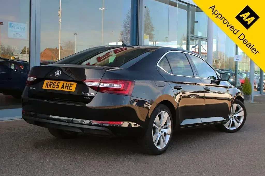 Used Skoda Superb SE L Executive 190 HP (139 kW) 2015 Black Hatchback