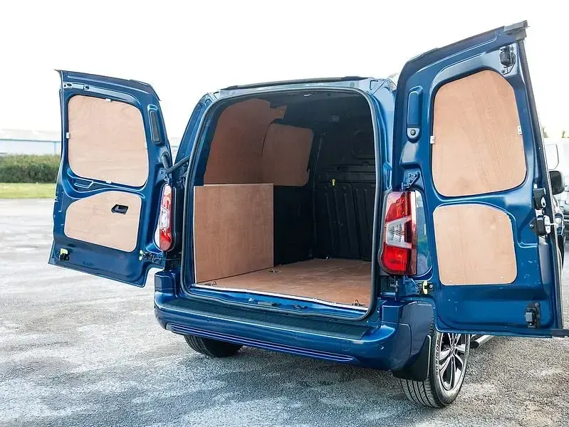 Usado Citroën Berlingo Start 130 HP (95 kW) 2019 Azul Monovolume
