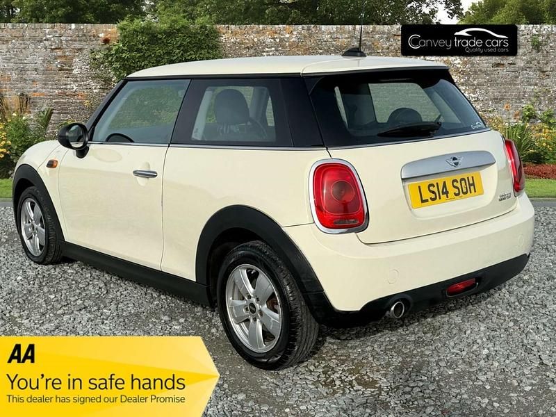 Used Mini Cooper Hatch 2014 White Hatchback