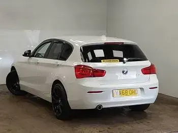 Used BMW 118 Comfort Edition 150 HP (110 kW) 2018 White Hatchback