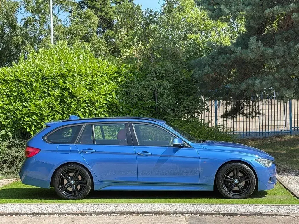 Used BMW 330 M Sport 258 HP (189 kW) 2018 Blue Estate