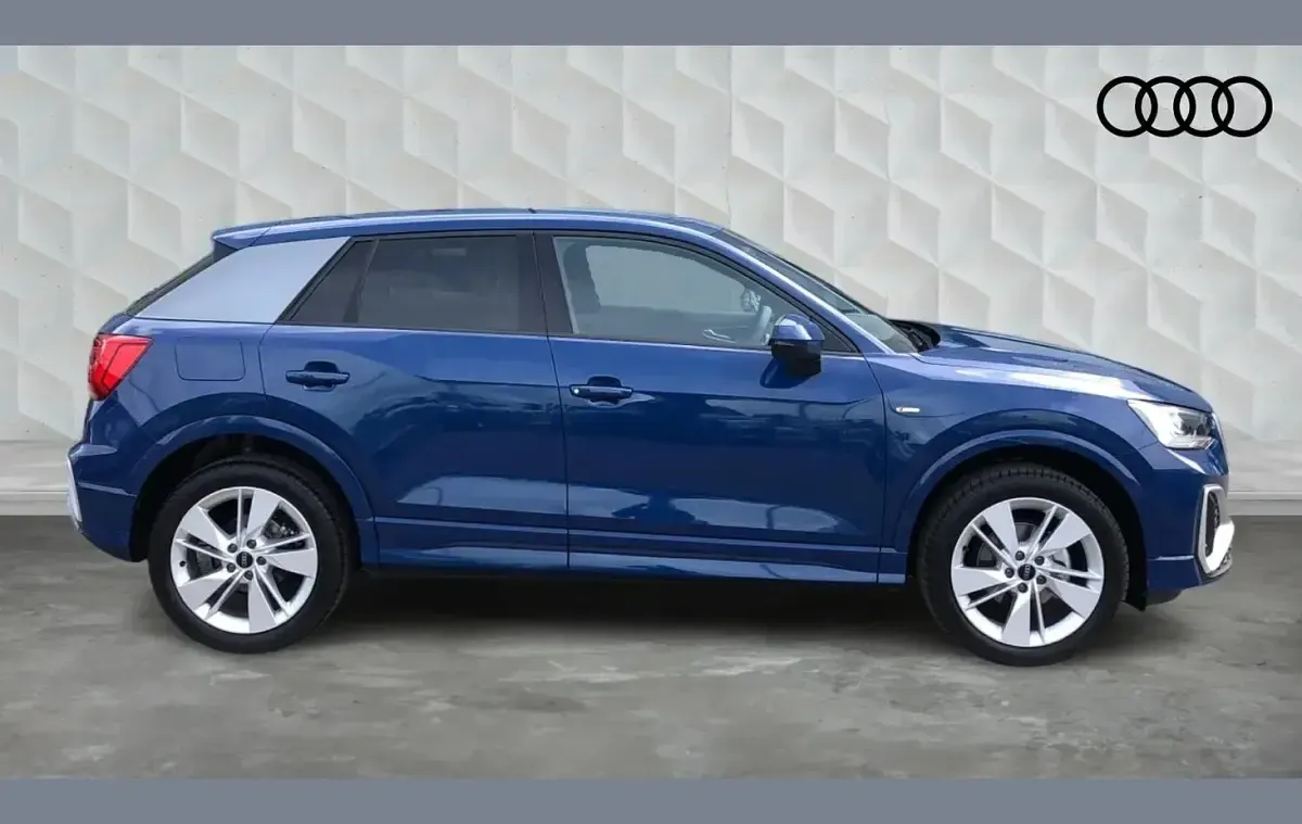 Used Audi Q2 S-Line 113 HP (83 kW) 2026 Blue SUV