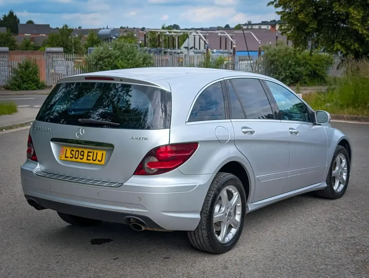 Used Mercedes R320 AMG 220 HP (161 kW) 2009 Silver Estate