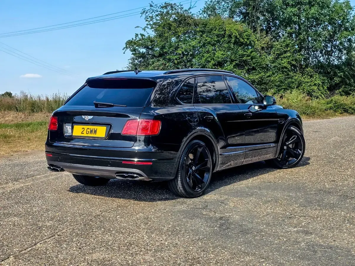 Used Bentley Bentayga 435 HP (319 kW) 2017 Black SUV